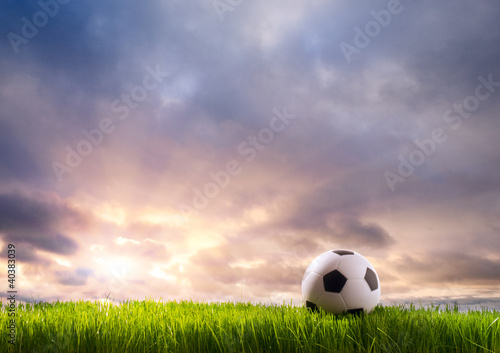 Fotoroleta łąka niebo piłka nożna