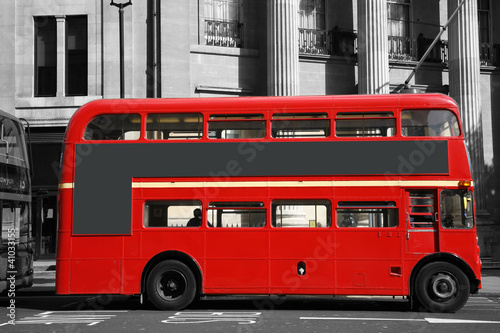 Fotoroleta Czerwony autobus na ulicy Londynu