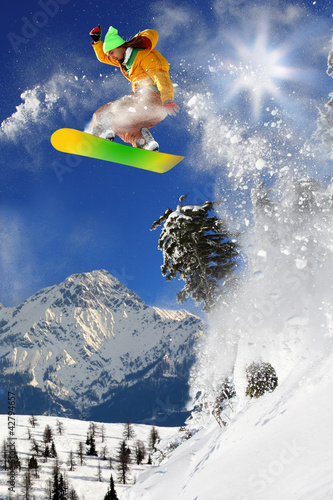 Plakat niebo drzewa mężczyzna jazda konna snowboard