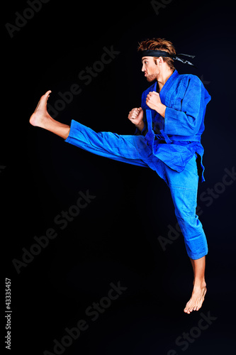 Fototapeta przystojny lekkoatletka sport sztuki walki mężczyzna