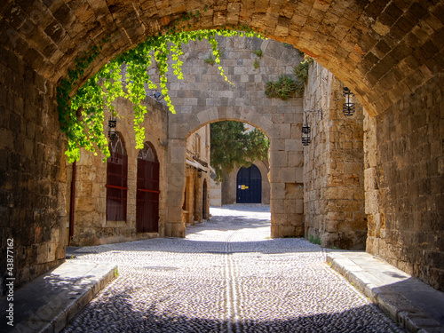 Fototapeta Starożytna uliczka i arkady na Rodos