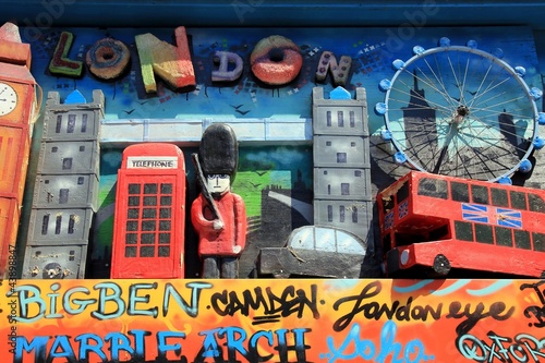 Plakat anglia wielka brytania graffiti żołnierz tower bridge