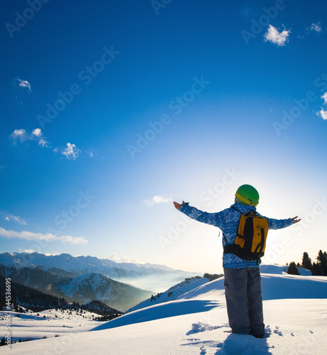 Fototapeta niebo kobieta słońce snowboarder