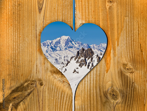 Fotoroleta Mont Blanc w oknie w kształcie serca