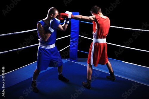 Fototapeta zdrowy lekkoatletka kick-boxing ćwiczenie boks
