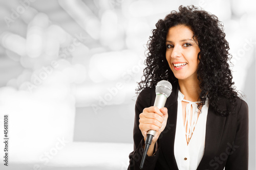 Plakat dziewczynka karaoke kobieta ładny mikrofon