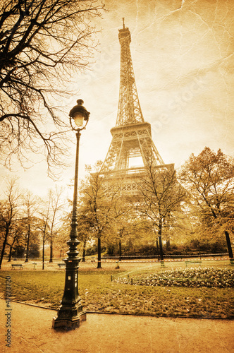 Plakat park drzewa wieża francja jesień