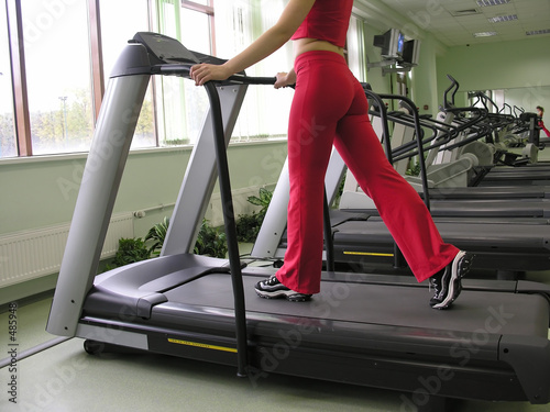 Naklejka fitness maszyna ćwiczenie