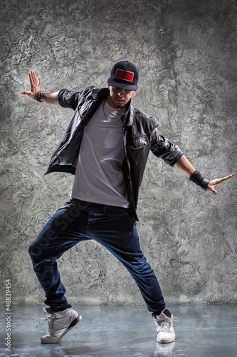 Fotoroleta mężczyzna tancerz hip-hop aerobik