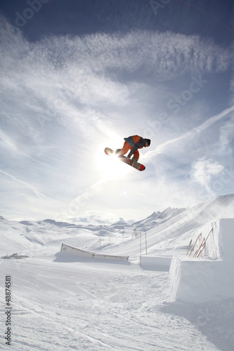 Fotoroleta snowboard słońce mężczyzna