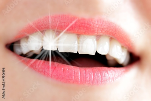 Fotoroleta uśmiech ładny usta medycyna szminka