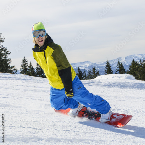 Fotoroleta mężczyzna trasa narciarska góra sport