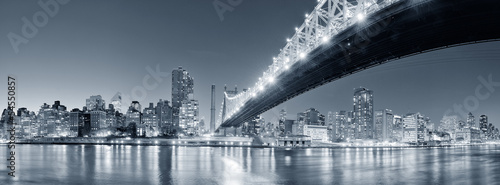 Plakat Panorama Nowego Jorku nocą