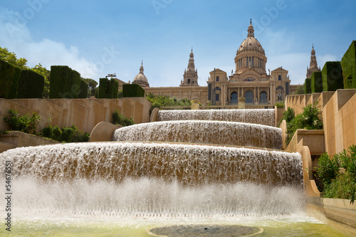 Obraz na płótnie lato miasto fontanna trawa