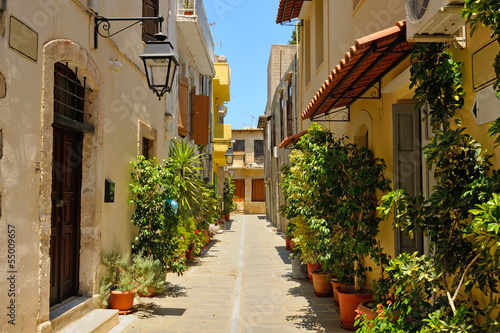 Naklejka Typowa uliczka w Rethymno na Krecie