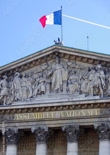 Fotoroleta francja flaga parlamentu pomnik