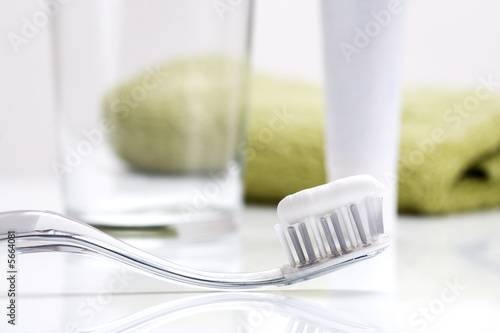Naklejka fluoryt sprzątanie łazienka jama higiena