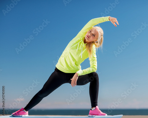 Fotoroleta dziewczynka kobieta sport fitness