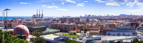 Naklejka panorama drapacz barcelona panoramiczny morze