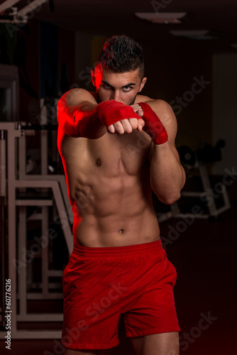 Naklejka mężczyzna sztuki walki siłownia