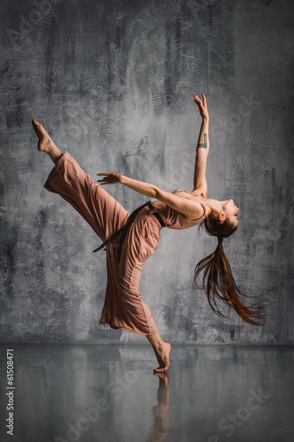Fotoroleta dziewczynka piękny ćwiczenie kobieta tancerz
