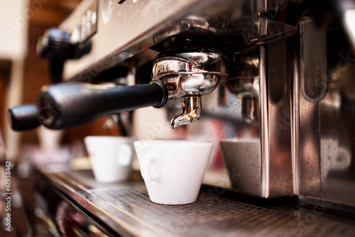 Obraz na płótnie cappucino barista kawiarnia młynek do kawy maszyna