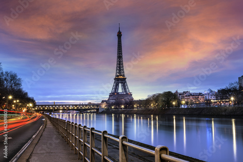 Naklejka Paryż, wieża Eiffla i Pont Bir-Hakeim
