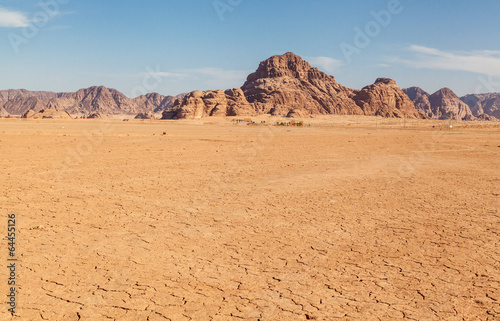 Plakat krajobraz pustynia arabski jordania podróż