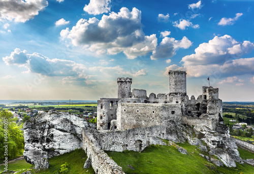 Obraz na płótnie zamek wieża architektura europa trawa