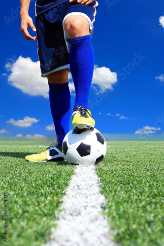 Obraz na płótnie trawa piłka piłka nożna lekkoatletka