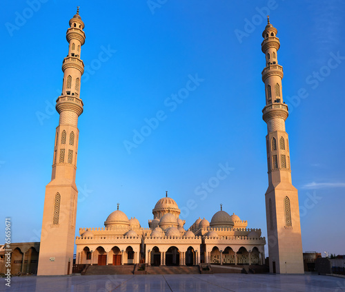 Naklejka kościół meczet stary niebo architektura