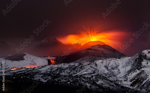 Fotoroleta wulkan pejzaż włochy fontanna wulkanicznego