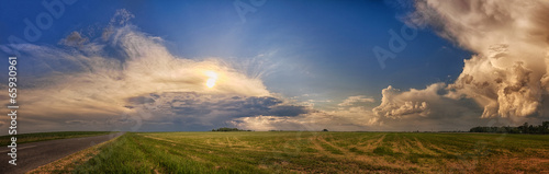 Obraz na płótnie pole perspektywa sztorm słońce