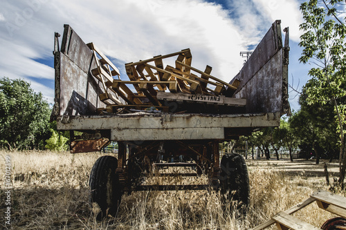 Fotoroleta słoma traktor wieś nowoczesny wiejski