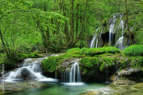 Fotoroleta las wodospad woda potok sprężyna