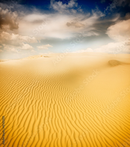 Plakat plaża góra afryka wydma