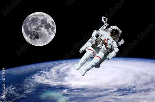 Plakat sztuka astronauta kosmos niebo