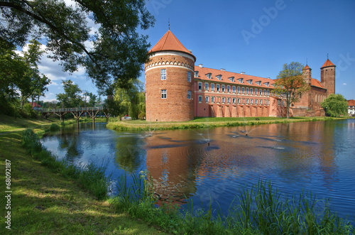Fototapeta piękny stary woda wieża zamek