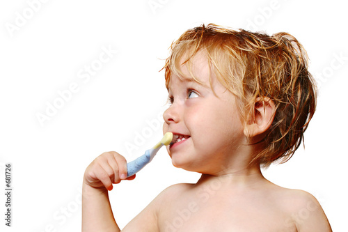 Naklejka Dziecko myje zęby