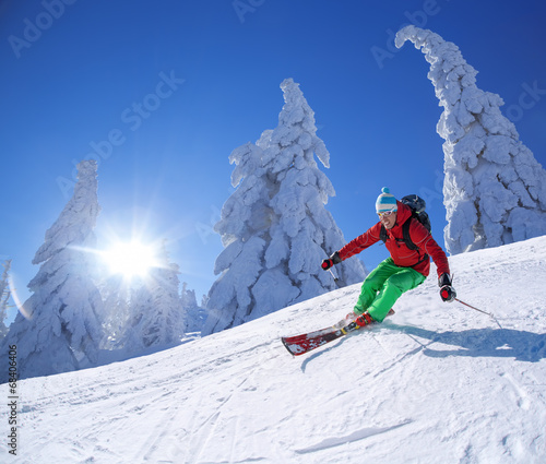 Naklejka narciarz alpy narty niebo natura