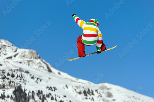 Naklejka akt snowboarder narty śnieg góra