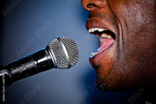 Naklejka usta koncert mikrofon śpiew