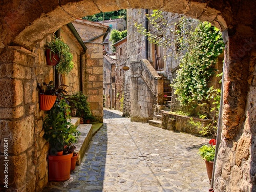Plakat Wioska Tuscan, widok starej ulicy