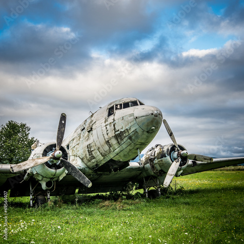 Fototapeta wojskowy stary samolot