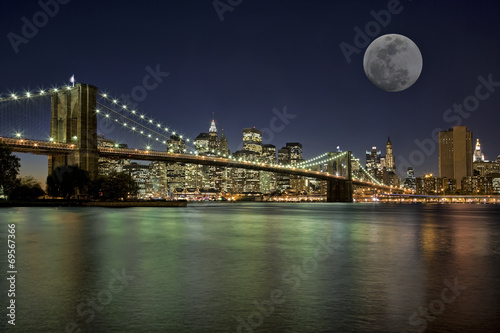 Naklejka drapacz miejski most noc panoramiczny