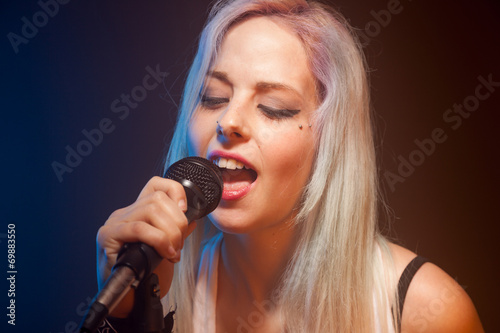 Fototapeta kobieta pop karaoke