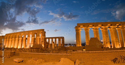 Naklejka świątynia stary kolumna egipt vintage
