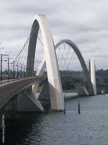 Plakat droga most nowoczesny brazylia sztuczne