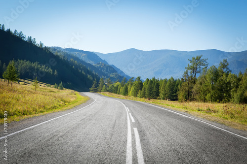Obraz na płótnie droga góra las transport autostrada