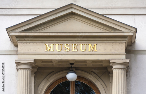 Naklejka kolumna muzeum architektura znak